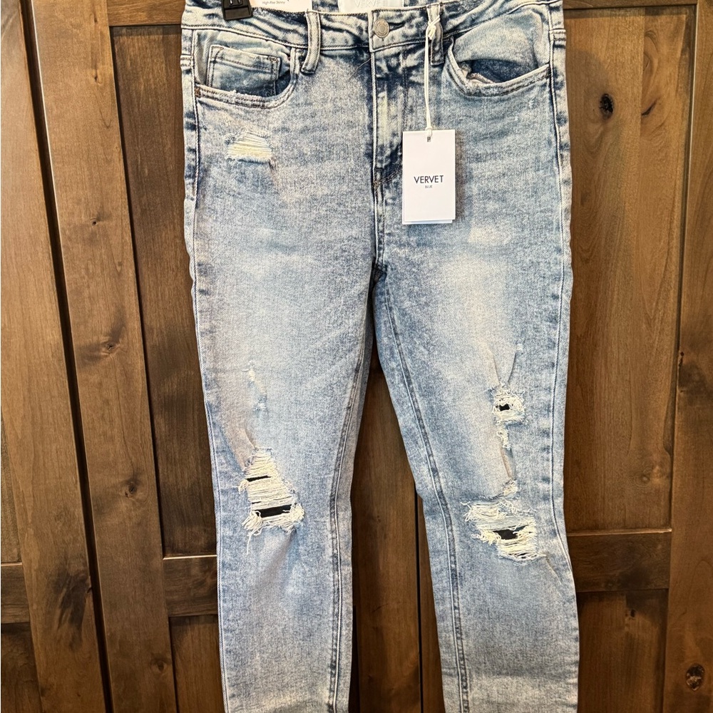 Vervet Women's Distressed Light Wash Skinny Jeans